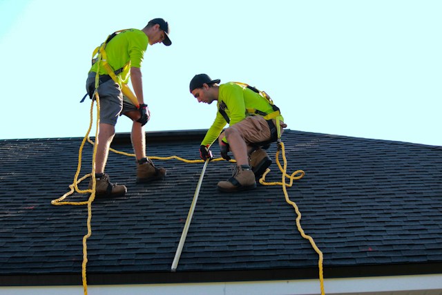 What to Expect from a Licensed Roof Installation Contractor
